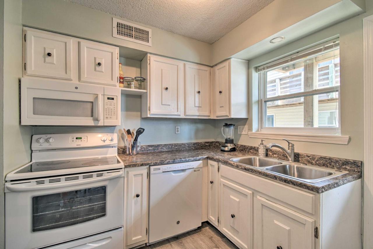 Gulf Shores Condo With Pool And Grill Walk To Beach! Exterior photo