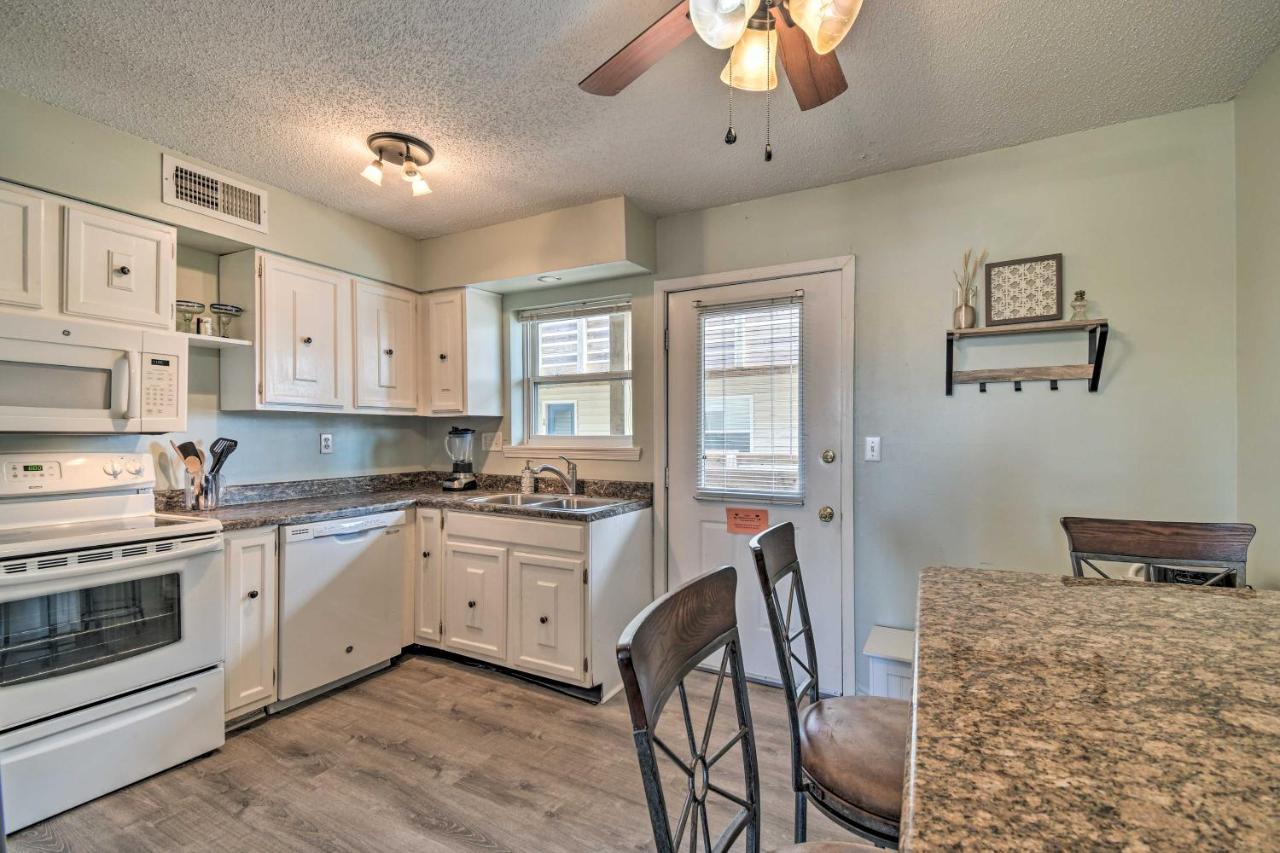 Gulf Shores Condo With Pool And Grill Walk To Beach! Exterior photo